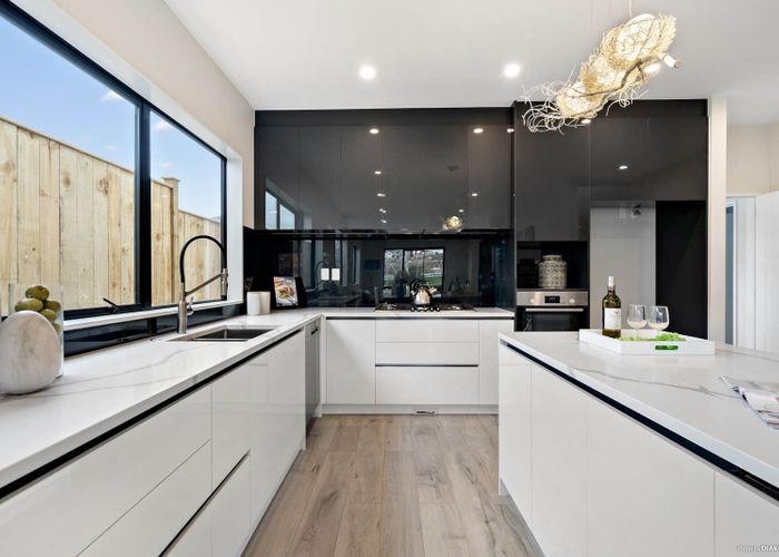 at 4 Cloonlyon Drive, Flat Bush, Manukau City, Auckland
