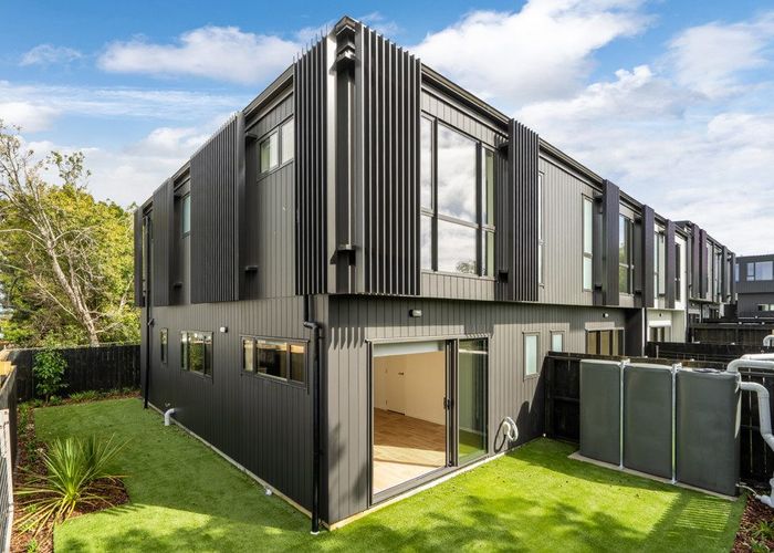  at 7/75 McAnnalley Street, Manurewa East, Auckland