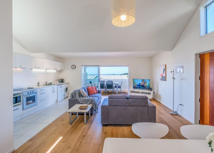  at 4 Bay Road, Palm Beach, Waiheke Island