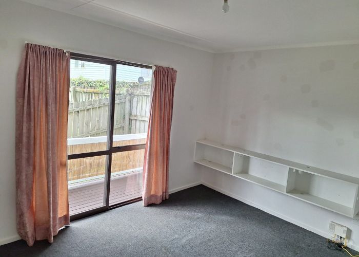  at 1/42 Tudor Road, Henderson, Waitakere City, Auckland