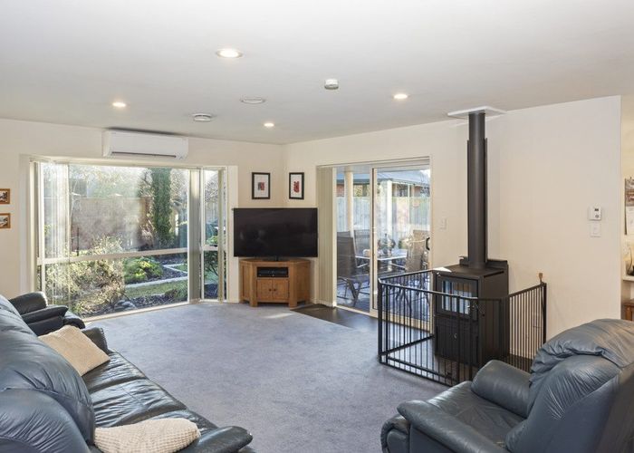  at 10 Cordyline Place, Waimairi Beach, Christchurch