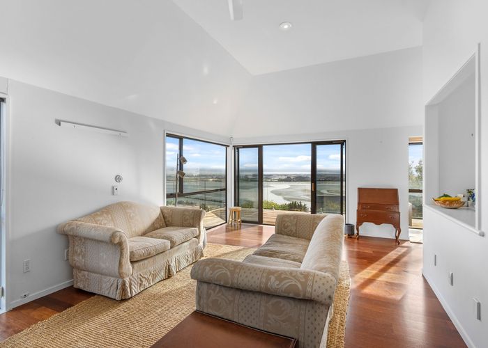  at 20 Inverness Lane, Redcliffs, Christchurch City, Canterbury