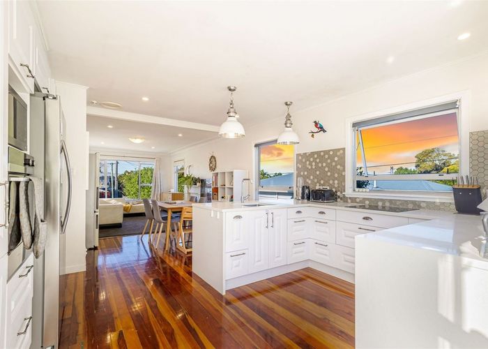  at 21 Covil Avenue, Te Atatu South, Waitakere City, Auckland