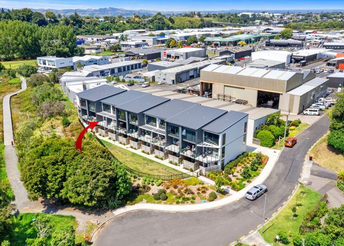  at 4/29 Montgomery Road, Judea, Tauranga