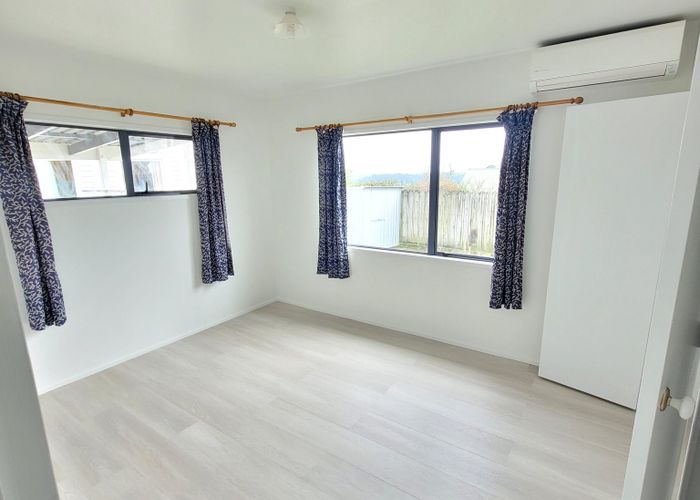  at 1/100 Birkdale Road, Birkdale, Auckland