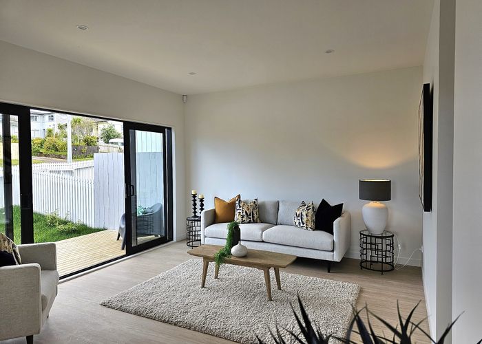 For sale 37E West Harbour Drive, West Harbour, Waitakere City