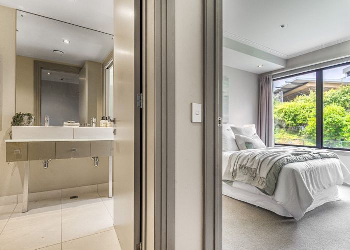  at 2E/24 James Cook Crescent, Remuera, Auckland