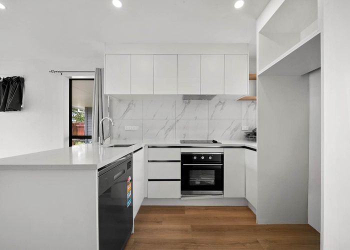  at 3D Penfold Place, Henderson, Waitakere City, Auckland