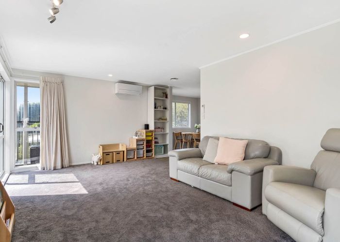  at 13 Tree View Avenue, Glenfield, Auckland