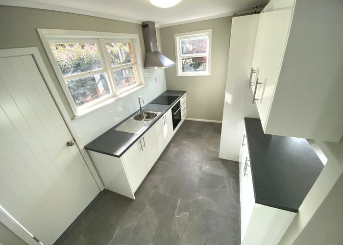  at 2/33 Kitchener Road, Sandringham, Auckland City, Auckland