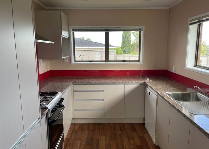  at 1/76 Prince Regent Drive, Half Moon Bay, Manukau City, Auckland