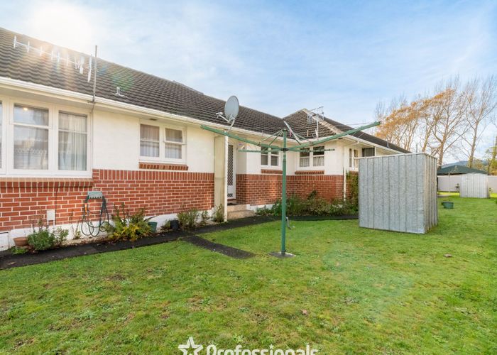  at 46 Pine Avenue, Upper Hutt Central, Upper Hutt