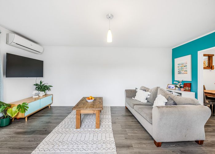  at 1/729 Beach Road, Browns Bay, North Shore City, Auckland