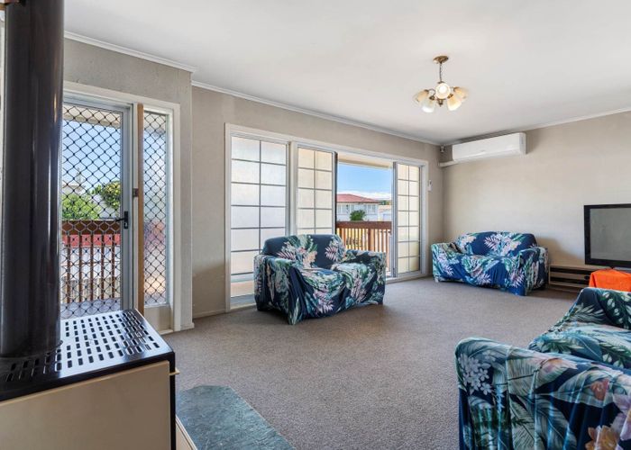  at 4 Ross Avenue, Papatoetoe, Manukau City, Auckland