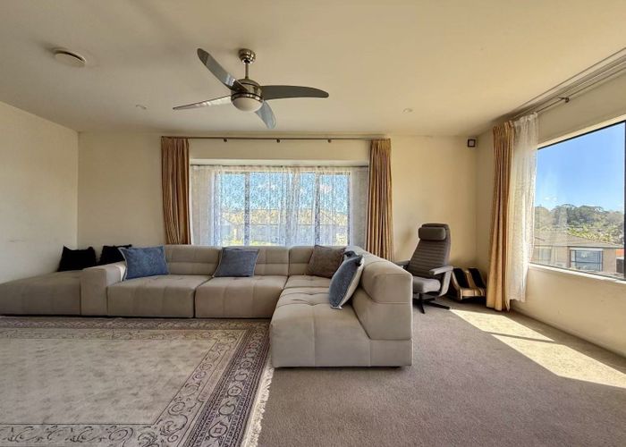  at 19 Roy Maloney Drive, Henderson, Waitakere City, Auckland