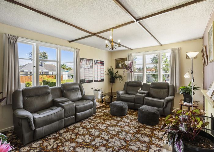  at 13 Philomel Crescent, Bayswater, Auckland