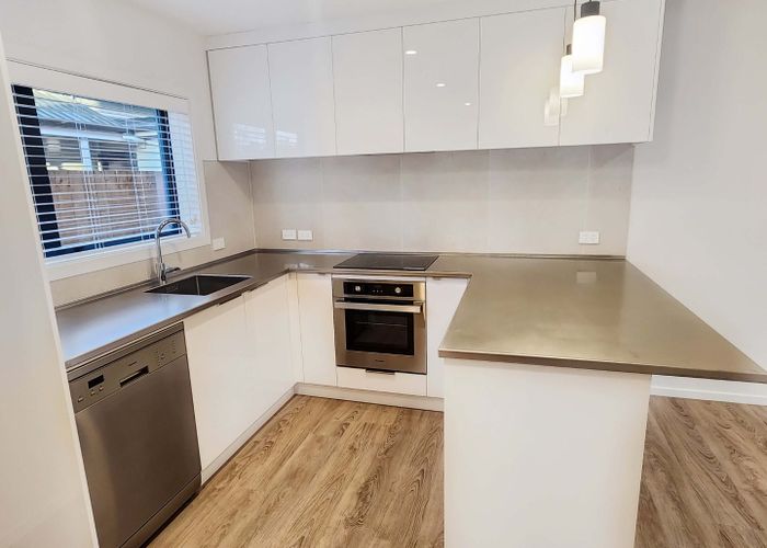  at 2/28 Granville Street, Silverstream, Upper Hutt, Wellington