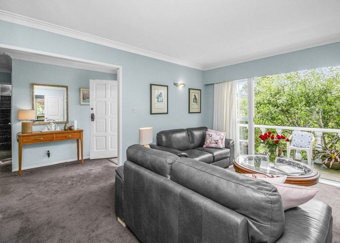  at 1/6 Mahuta Grove, Northcote, North Shore City, Auckland