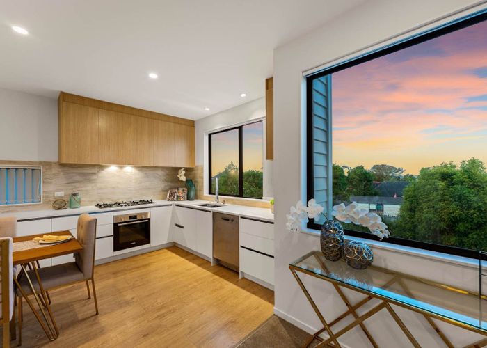  at 6C Tiroroa Avenue, Te Atatu South, Waitakere City, Auckland