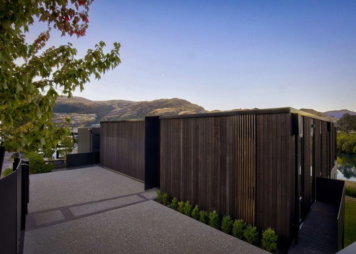  at 5 Old Homestead Place, Kelvin Heights, Queenstown-Lakes, Otago