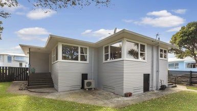  at 11 Pelorous Street, Paparangi, Wellington