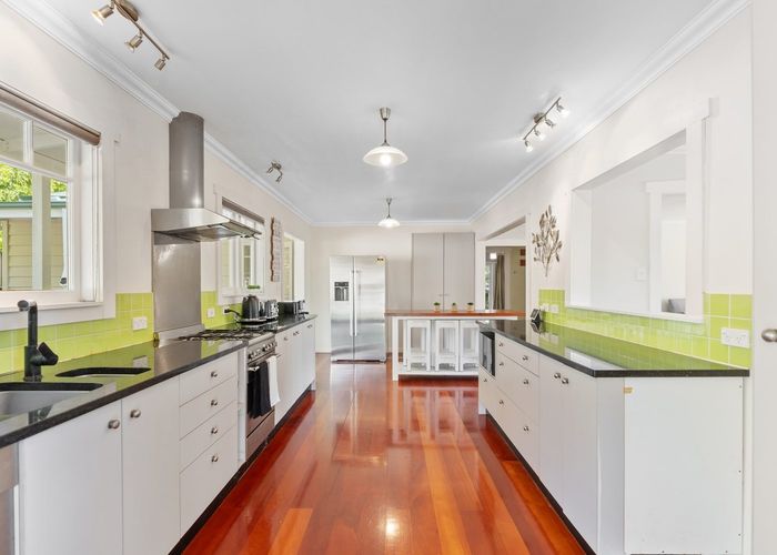  at 42 Mountain Road, Henderson Valley, Waitakere City, Auckland