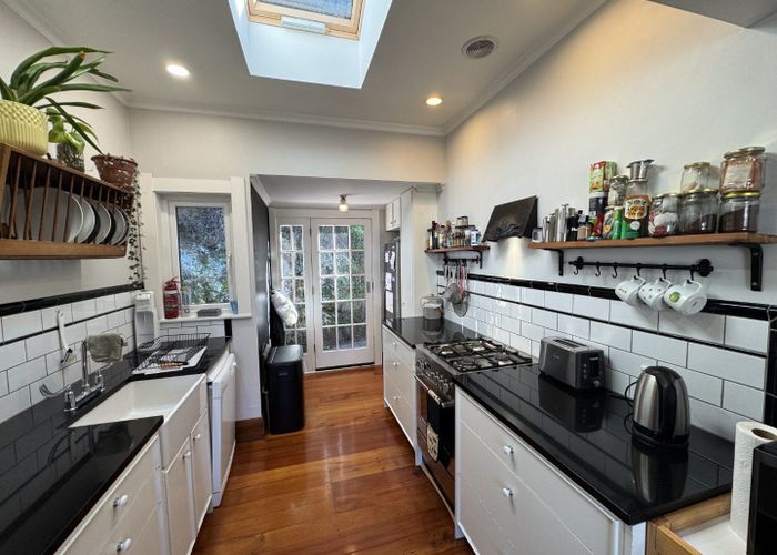  at 16 Hungerford Road, Lyall Bay, Wellington, Wellington