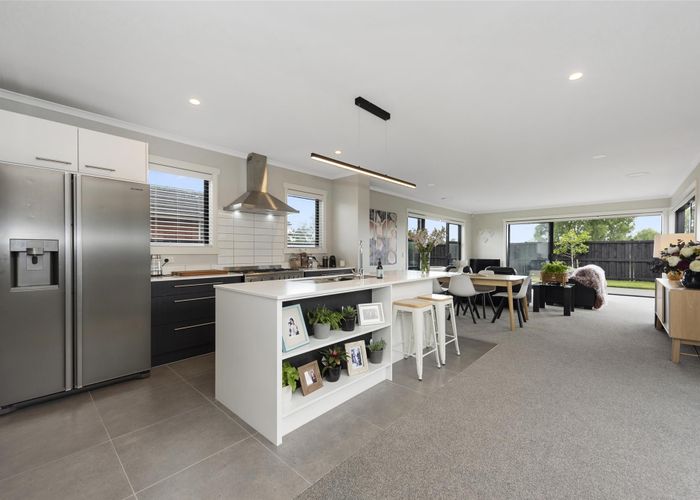  at 36 Helen June Avenue, Flagstaff, Hamilton