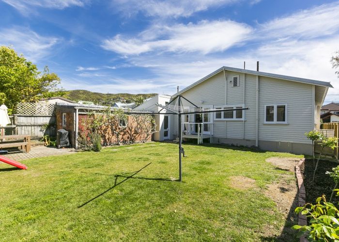  at 15 Campbell Street, Karori, Wellington
