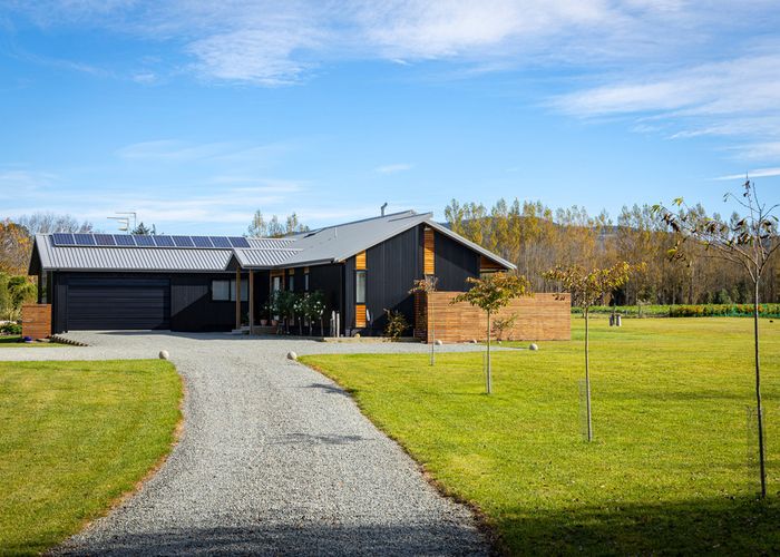  at 48 School Road, Pleasant Valley