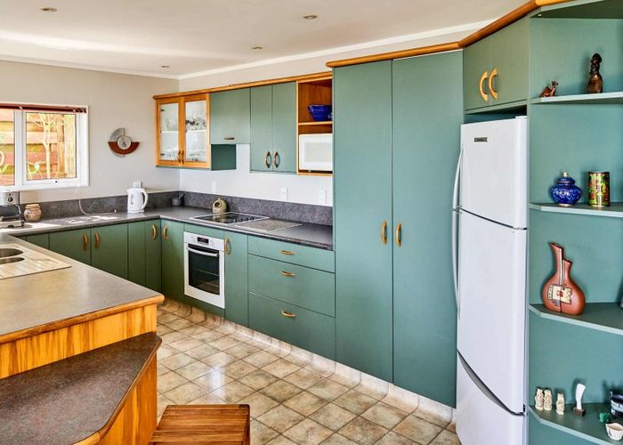  at 48 Brendan Beach, Pukerua Bay