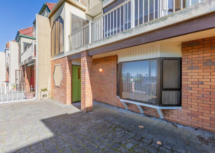  at 419 Marine Parade, Napier South, Napier, Hawke's Bay