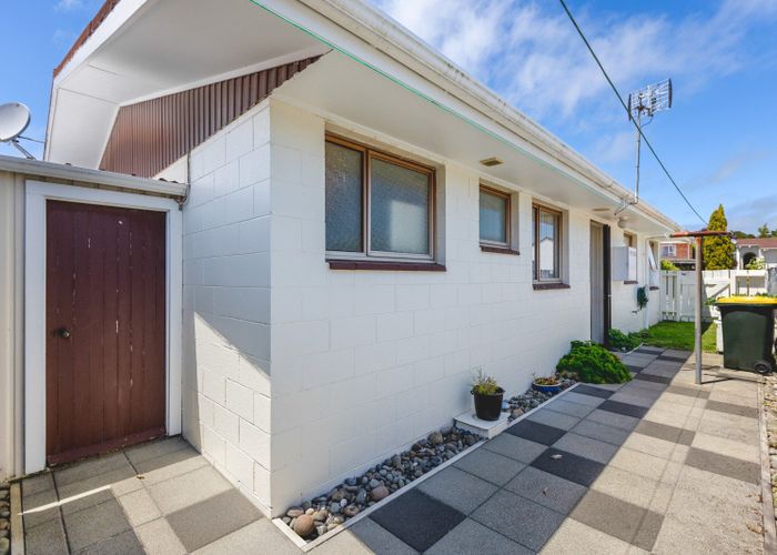  at 10 Kauri Street, Merrilands, New Plymouth