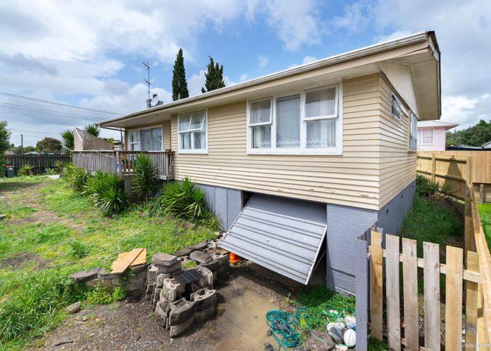  at 15 Claymore Street, Manurewa, Auckland