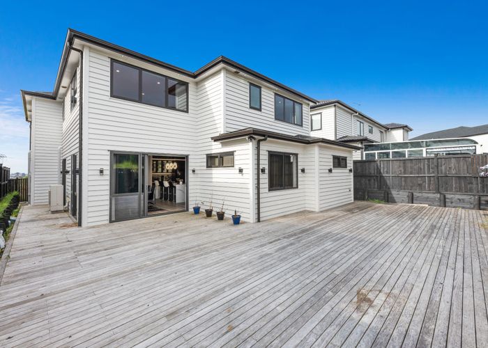  at 82 Charlestown Drive, Flat Bush, Auckland