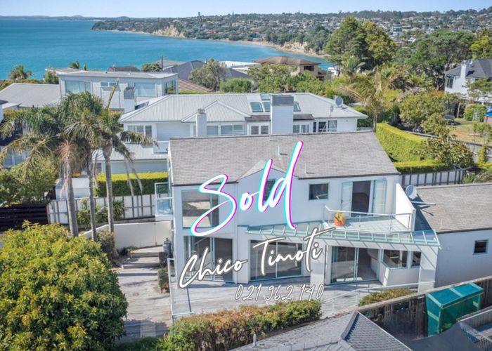  at 2/42 Churchill Road, Murrays Bay, Auckland