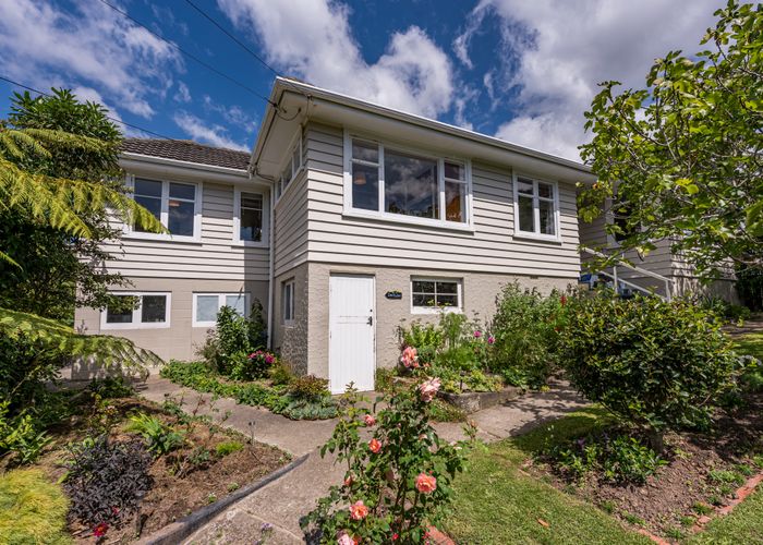  at 22 Raroa Terrace, Tawa, Wellington