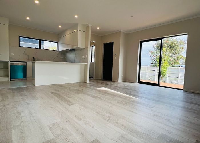  at 82A Eversleigh Road, Belmont, Auckland