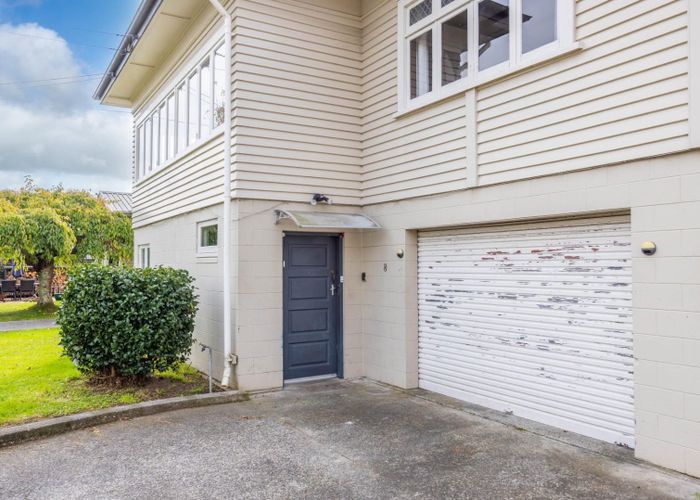  at 8 Bell Street, Hamilton East, Hamilton