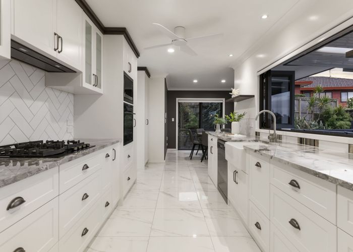  at 589e East Coast Road, Browns Bay, North Shore City, Auckland