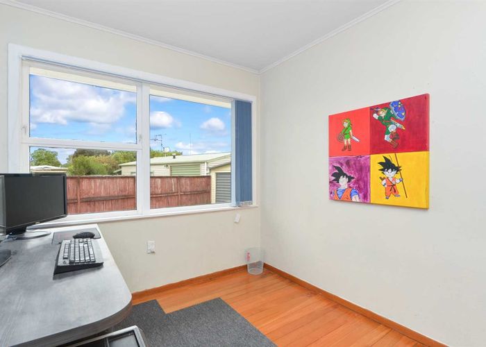 at 25 Rosalind Street, Deanwell, Hamilton