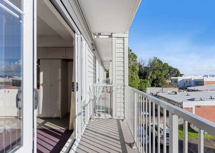  at 3H/3 Keystone Avenue, Three Kings, Auckland