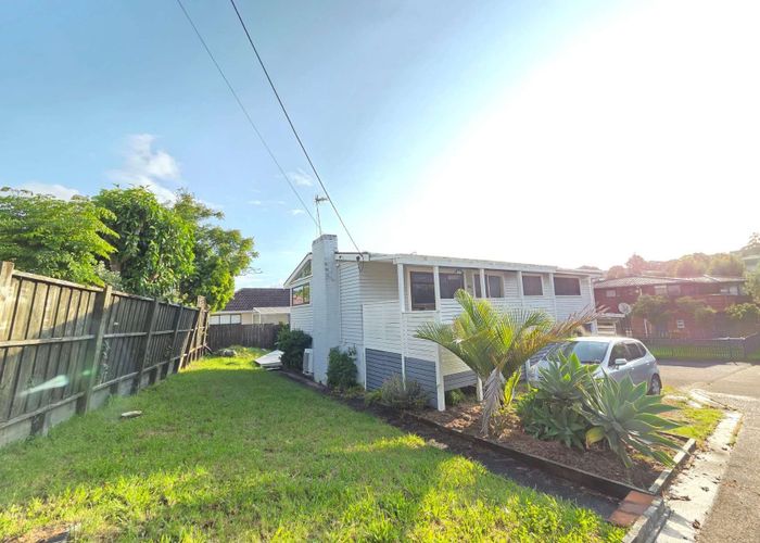  at 1/39 Selwyn Crescent, Forrest Hill, North Shore City, Auckland