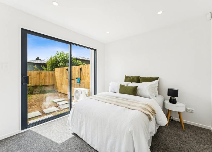  at 10B Powell Place, Henderson, Waitakere City, Auckland