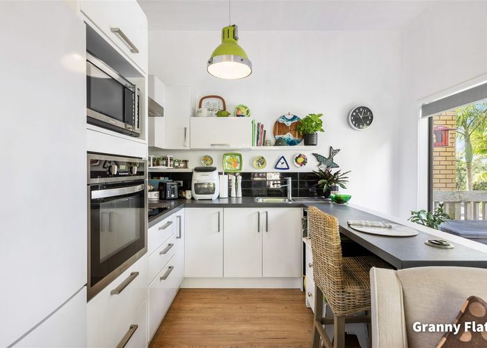  at 21 Cochrane Avenue, Arkles Bay, Whangaparaoa