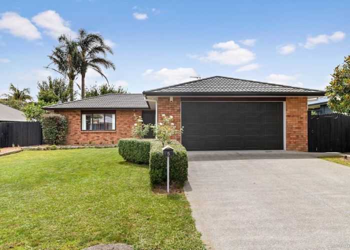  at 5 Four Oaks Place, Pukekohe, Franklin, Auckland