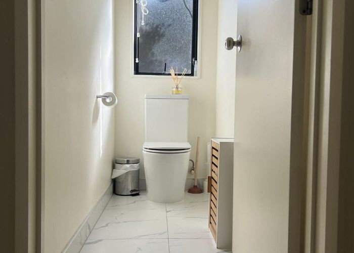  at 5B Mchardy Place, Glenfield, North Shore City, Auckland