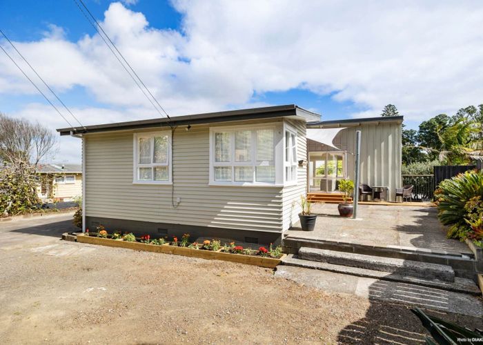  at 10 Cleary Road, Panmure, Auckland
