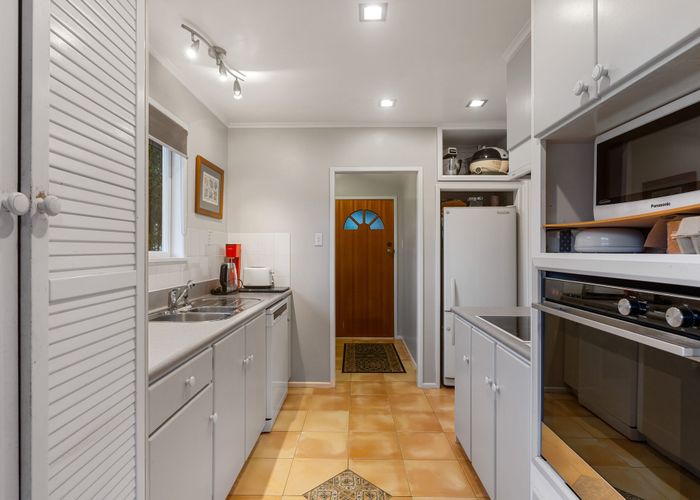  at 122 Lynbrooke Avenue, Blockhouse Bay, Auckland