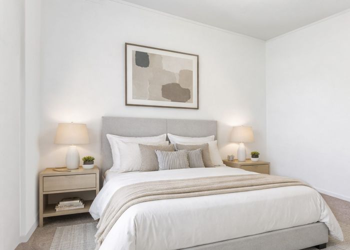  at 2/72 Lake Road, Northcote, North Shore City, Auckland